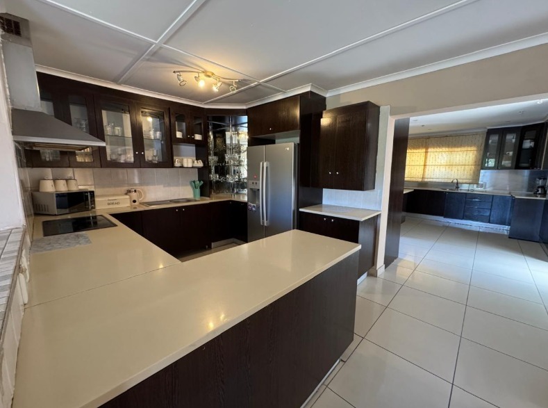 5 Bedroom Property for Sale in Gonubie Eastern Cape